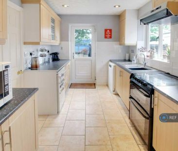 3 bedroom semi-detached house to rent - Photo 6