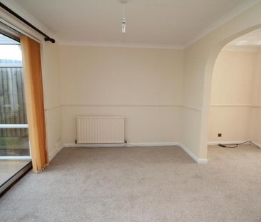 3 bedroom semi-detached house to rent - Photo 2