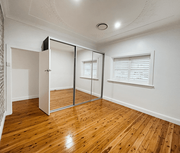 FAMILY HOME WITH SPACIOUS BACKYARD - Photo 1