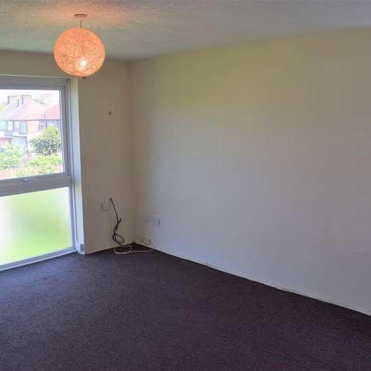 Lynn Road, Gants Hill, IG2 - Photo 1