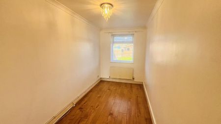 4 bedroom terraced house to rent - Photo 5