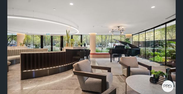 Spectacular 2 Bedroom Apartment with walk in pantry - Photo 1