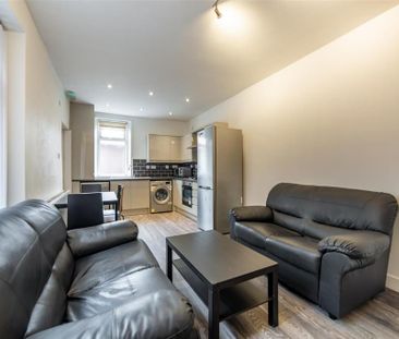 4 bedroom terraced house to rent - Photo 1