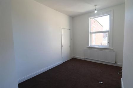 4 bedroom terraced house to rent - Photo 4