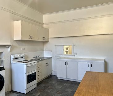 Updated and ready, right in the City Centre! - Photo 5