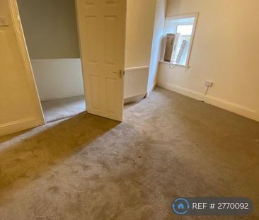 4 bedroom end of terrace house to rent - Photo 5