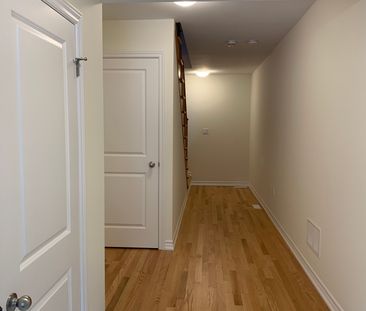 For Lease - 63 Blick Crescent, Aurora, Ontario - Photo 4