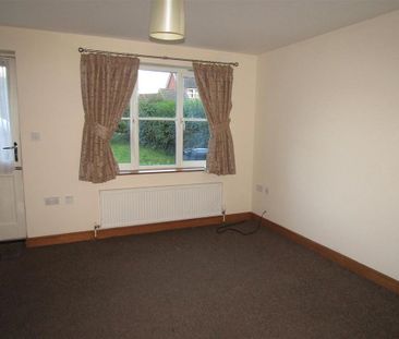 2 bedroom semi-detached house to rent - Photo 5