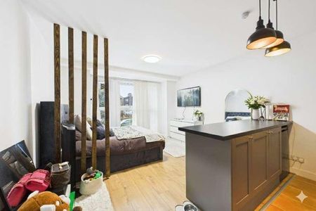 Sussex Place, Slough, Berkshire, SL1 - Photo 4