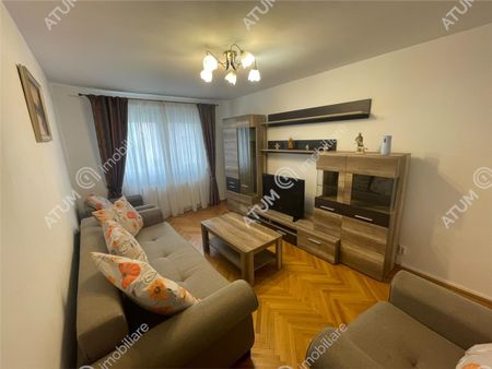 De inchiriat apartament cu 3 camere decomandate si balcon in zona Vasile Aaron din Sibiu - Photo 3
