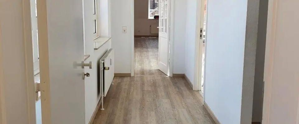 2-Zimmer-Dachgeschosswohnung mit separatem Bad – attraktiv - Foto 1