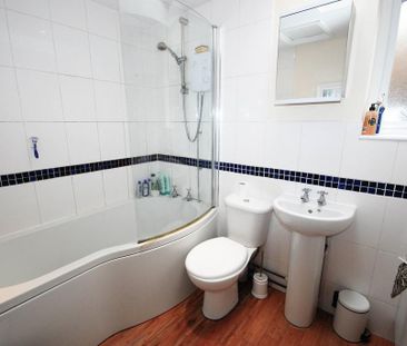 3 bedroom terraced house to rent - Photo 6