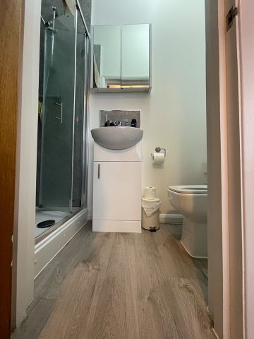 Studio Flat, London, N22 - Photo 4