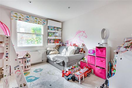 4 bedroom terraced house to rent - Photo 3