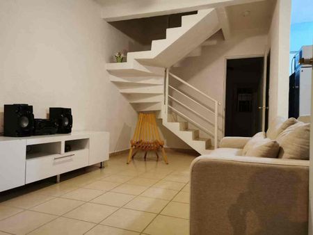 Casa amueblada de dos plantas en RENTA, ubicada en Conkal. - Photo 2
