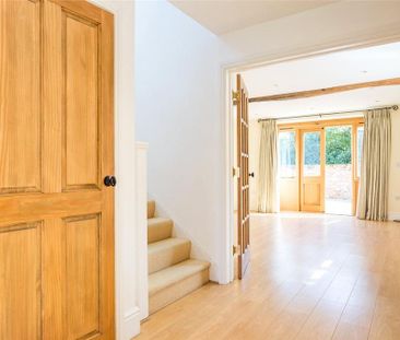 2 bedroom detached house to rent - Photo 2