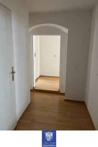 Pirna! EBK möglich! Individuelle und großzügige 2-Zimmerwohnung mit Wannenbad! - Photo 4