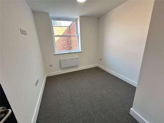 Southgate, Sleaford, Lincolnshire, NG34 - Photo 1