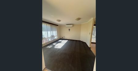 Tranquil cul de sac location - Photo 3