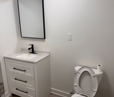 For Lease - 1379 Freeport Drive, Mississauga, Ontario - Photo 6