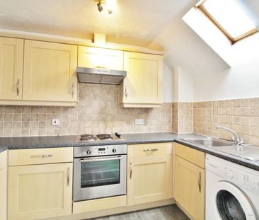 2 bedroom Flat To Let - Photo 1