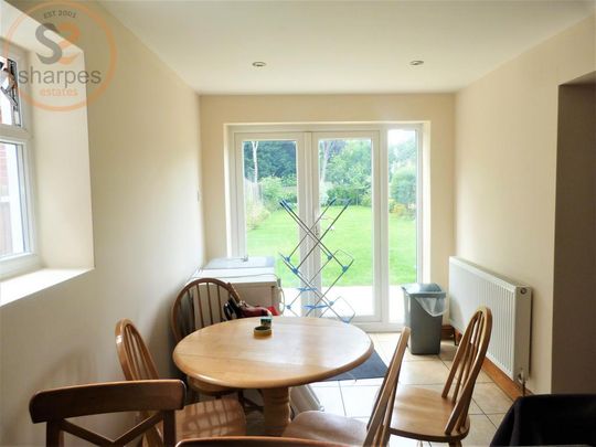 1 bedroom in a house share to rent - Photo 1