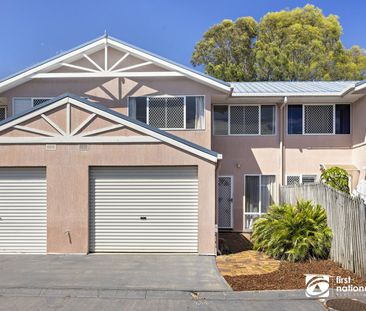 NEWLY RENOVATED THREE BEDROOM TOWNHOUSE IN THORNESIDE - Photo 1