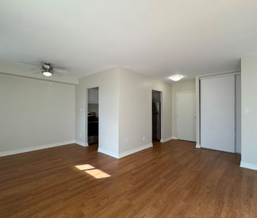 For Lease - 5611 Valley Way Unit# 319, Niagara Falls, Ontario - Photo 1
