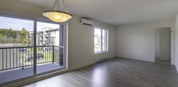 Logement 5 1/2 - 1er Aout - Saint-Jérôme - Photo 2