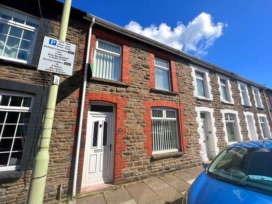 Middle Street, Pontypridd, CF37 - Photo 1