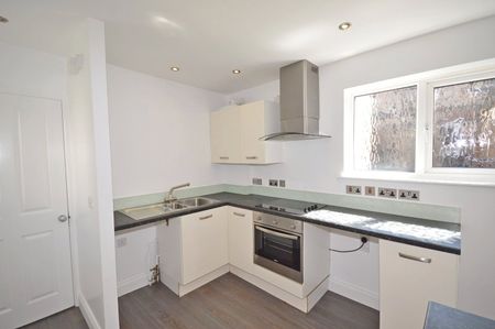2 bedroom apartment to rent West Street, Chichester, West Sussex, PO19 - Photo 4