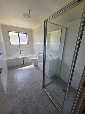13/24-26 Demestre Street, Yass NSW 2582 - Townhouse For Rent | Domain - Photo 2