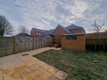 3 bedroom semi-detached house to rent - Photo 2