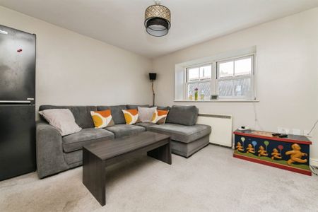 West Street, Axminster - Photo 2