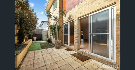 BEACHSIDE 4 BEDROOM HOUSE - Photo 4