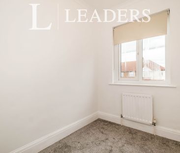 3 bedroom house to rent First Avenue, Lancing, BN15 - Photo 4