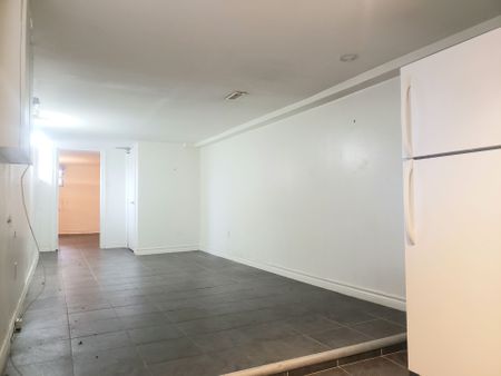 For Lease - 23 Lumbervale Avenue Unit# Lower, Toronto, Ontario - Photo 3