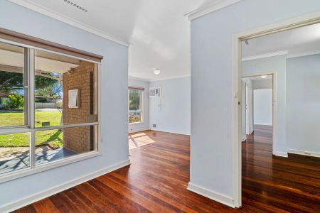 Central Mandurah Gem on 809sqm - Comfort, Character & Coastal Convenience - Photo 4