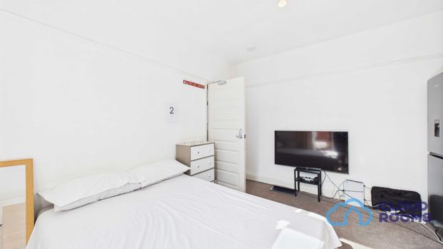 RM3 Melford Avenue | Barking | London | IG11 9HT - Photo 1