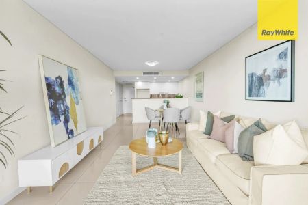 Stylish Two Bedroom Apartment with Water & Skyline Views - Riverside Living - Photo 3