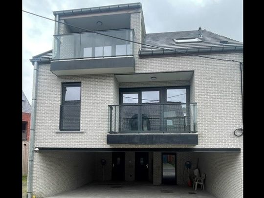 Mooi en gezellig nieuwbouwappartement met 4 slaapkamers - Photo 1