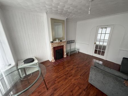 3 bedroom semi-detached house to rent - Photo 4