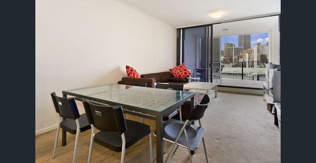 TWO BEDROOM APARTMENT WITH STUNNING CITY VIEWS - Photo 1