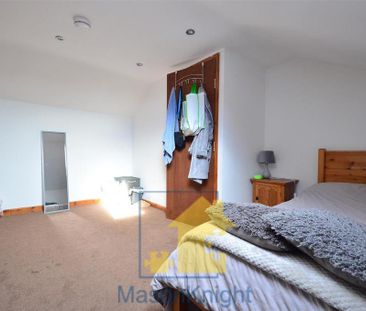 4 bedroom terraced house to rent - Photo 6