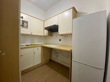 Location Appartement 2 pièces 52m² MARSEILLE 8ème - Photo 5