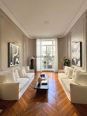 Appartement • Saint Philippe du Roule - Photo 2