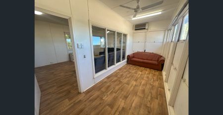 Property Re-Listed! 3 Bedroom Furnished Home Close To Town Centre - Photo 2