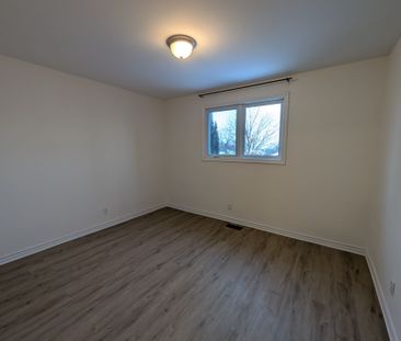 For Lease - 435 Colborne Street, Bradford West Gwillimbury, Ontario - Photo 1