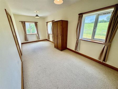 4 bedroom detached house to rent - Photo 3
