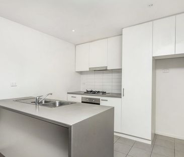 407/62 Altona Street, Kensington VIC 3031 - Photo 2